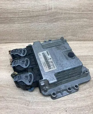 Renault Scenic II - Grand scenic II Engine control unit/module ECU 8200305678 0281011275 WithPlug