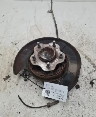 Nissan Juke I F15 Rear wheel hub