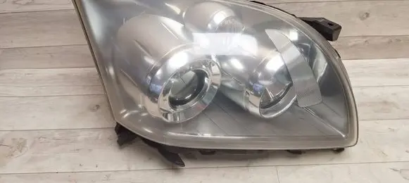 Toyota Avensis T250 Headlight/headlamp 11331 E411331