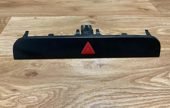 Volkswagen PASSAT B6 Hazard light switch 3C0953509 2210602S