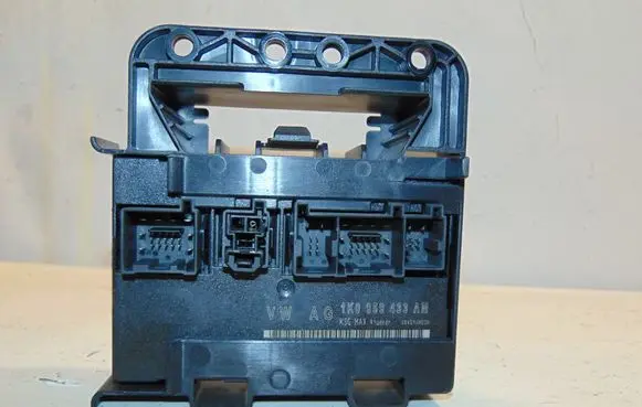 Volkswagen Jetta V Comfort/convenience module 1K0959433AM 1K1907348A