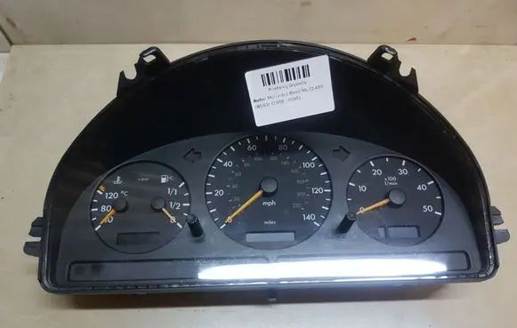 Mercedes-Benz ML W163 Speedometer (instrument cluster) A1635403111