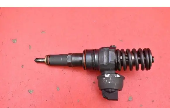 Volkswagen PASSAT B5.5 Fuel injector 038130073BA