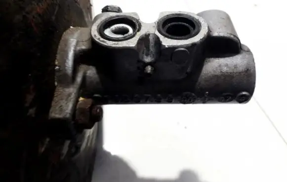 Ford Mondeo MK II Master brake cylinder