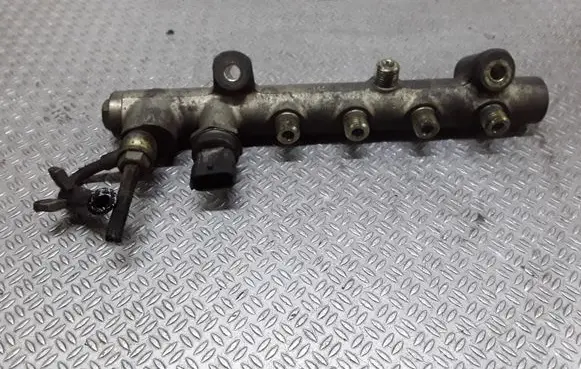 Opel Astra H Fuel main line pipe 0445214094