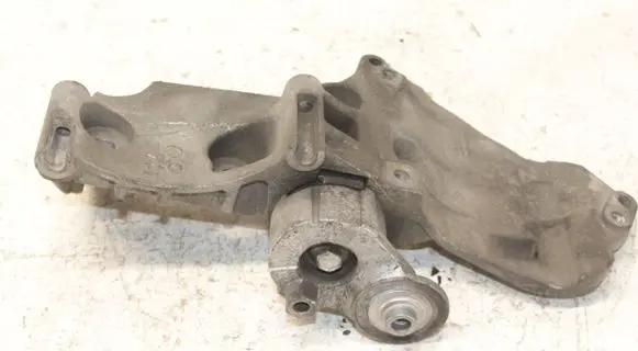 Nissan Qashqai Generator/alternator bracket 8200569494