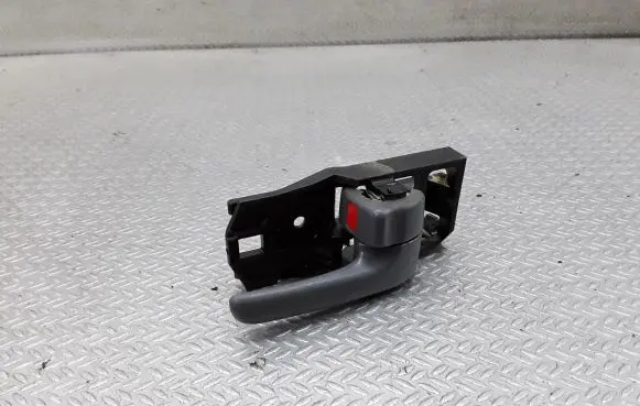 Toyota RAV 4 (XA20) Front door interior handle