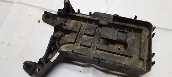 Volkswagen Touran I Battery box tray 1k0915333b