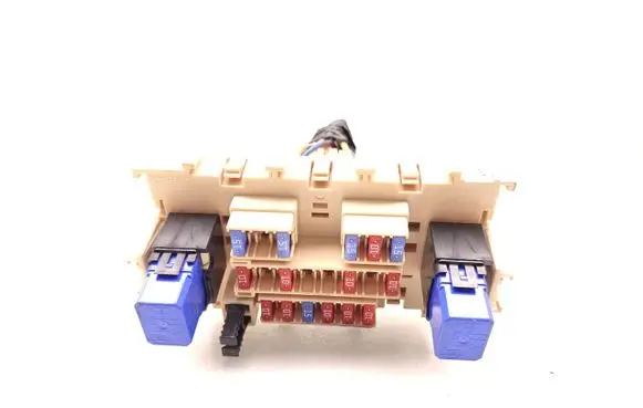 Nissan Note (E11) Fuse module