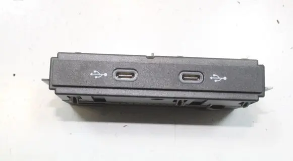 Volkswagen Golf VIII USB socket connector 5NA035700