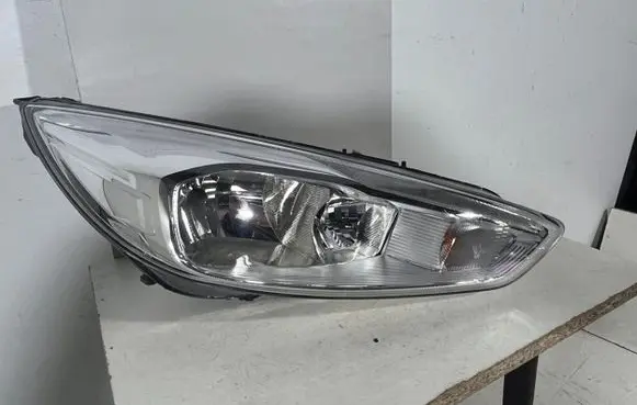 Ford Focus Headlight/headlamp F1EB13W029AFB F1EB13W029