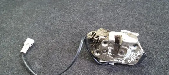 Mitsubishi Pajero Rear door lock