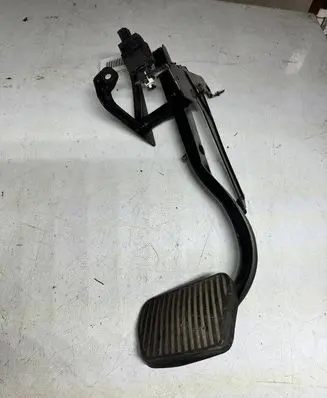Volvo S80 Clutch pedal 
