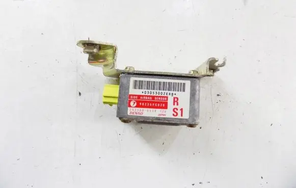 Subaru Forester SF Airbag deployment crash/impact sensor