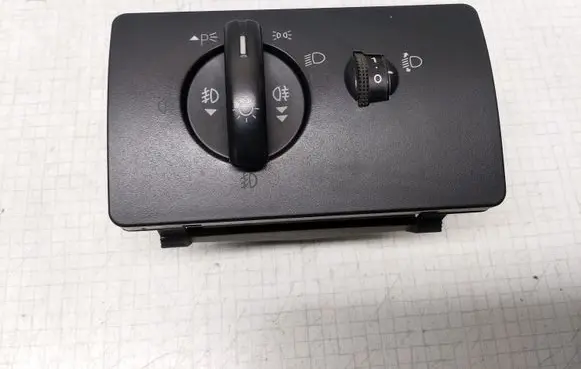 Ford Mondeo Mk III Light switch 1S7T13A024BB