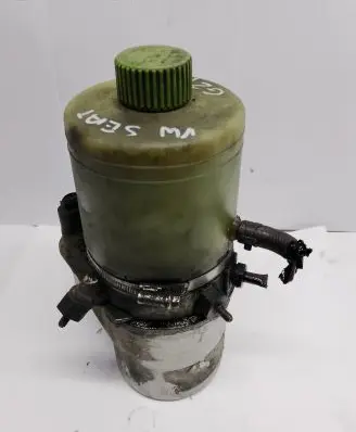 Volkswagen Polo IV 9N3 Power steering pump 6Q0423371