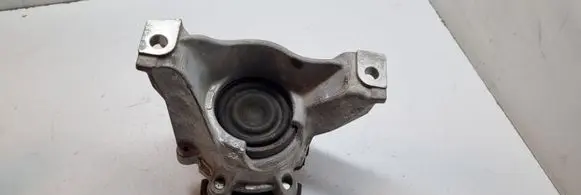 Honda CR-V Engine mount bracket