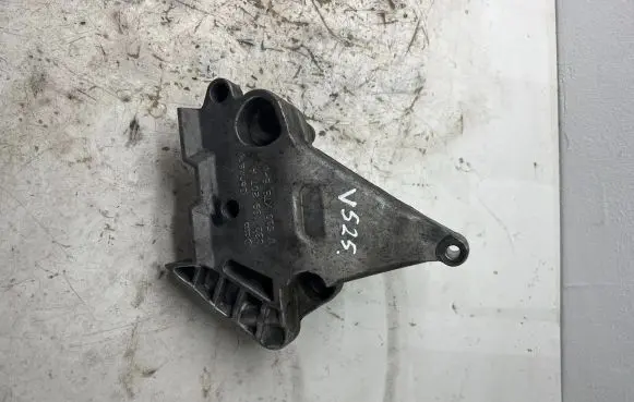 Audi A3 S3 8P Engine mounting bracket 03g199207a
