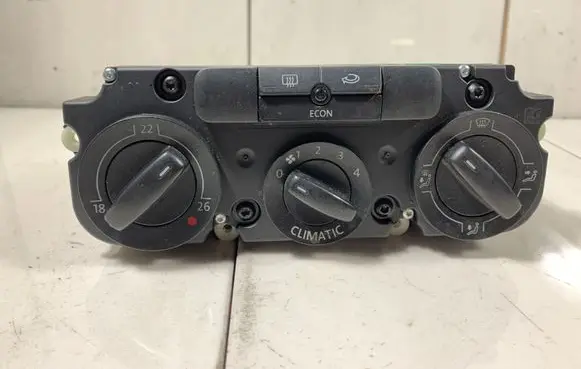 Volkswagen Golf V Climate control unit