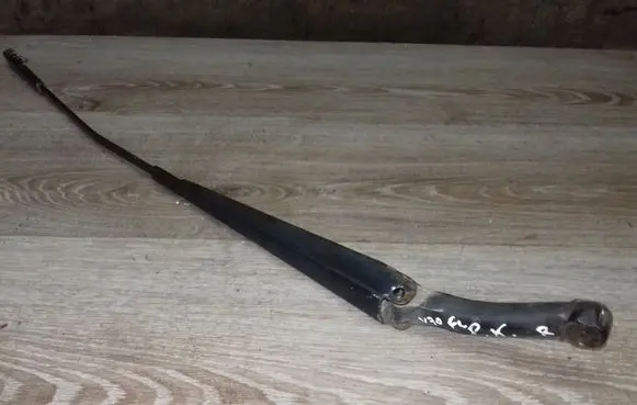 Volvo V70 Front wiper blade arm 30653615