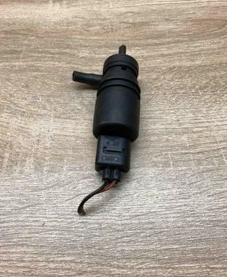 BMW X5 F15 Windscreen/windshield washer pump 8364516 WithPlug
