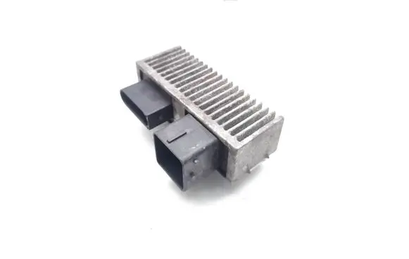 Nissan Juke I F15 Glow plug pre-heat relay 8200558438