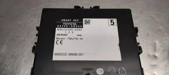 Toyota Yaris Door central lock control unit/module 899900D050