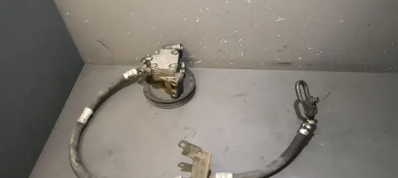 Mercedes-Benz E W211 Power steering pump A0044661201