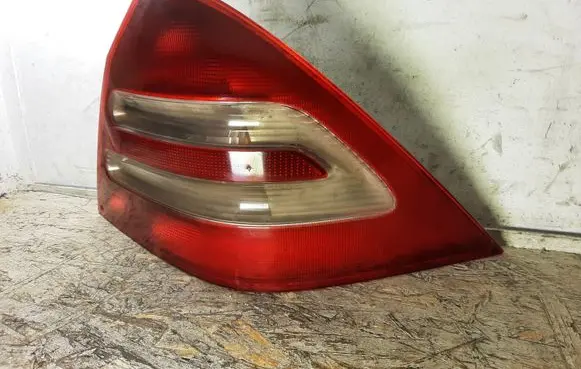 Mercedes-Benz C W203 Rear/tail lights ULO3311