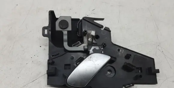 Rear door interior handle