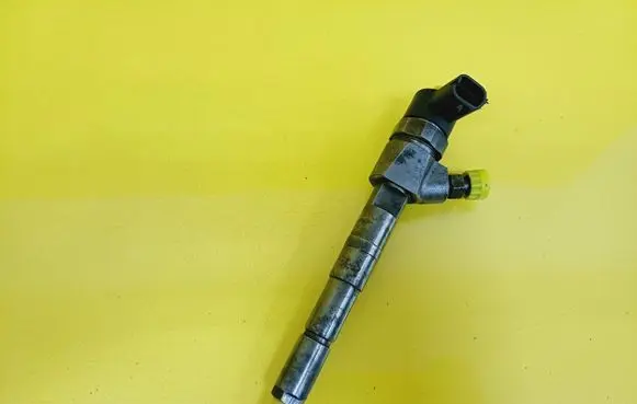 Alfa Romeo 147 Fuel injector 0445110111