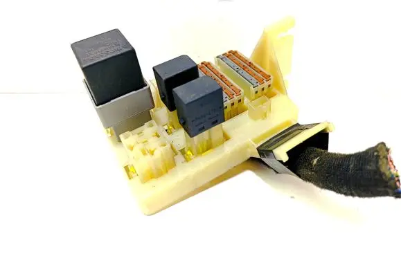 Mitsubishi Space Star Fuse module