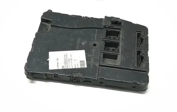 Renault Megane II Fuse module 8200292066 S118400100H