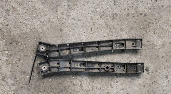 Renault Clio V Radiator mount bracket 