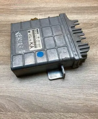 Opel Vectra B Engine control unit/module ECU 90464735 0281001335