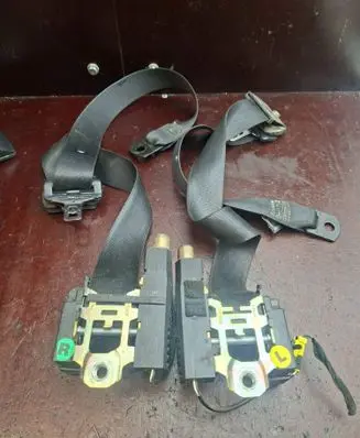 Mercedes-Benz ML W163 Front seatbelt 33015864A 33015865A