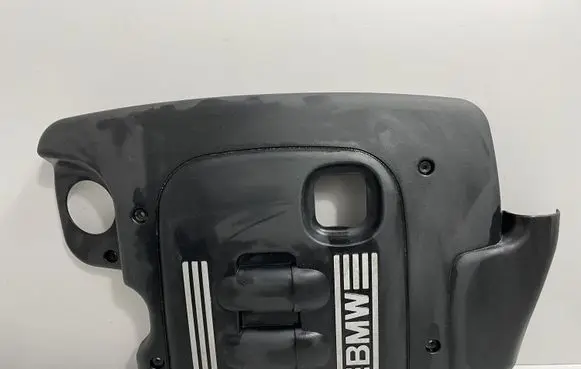 BMW 5 E60 E61 Engine cover (trim) 7789000