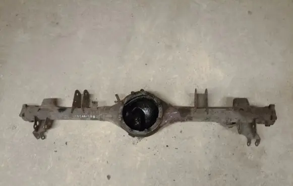 Suzuki Grand Vitara I Rear axle beam 