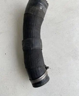 Maserati Ghibli Intercooler hose/pipe 670001352