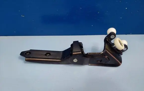 Volkswagen Transporter - Caravelle T5 Sliding door middle roller runner 7H0843336C