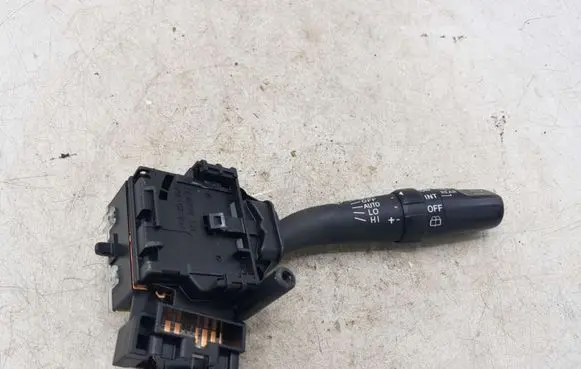 Toyota Corolla Verso E121 Wiper control stalk 8465205170