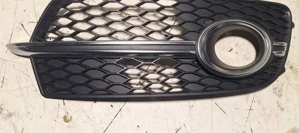 Audi Q5 SQ5 Front fog light trim/grill 8R0807682M