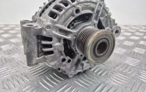 BMW 5 E60 E61 Generator/alternator 7557789 7558219 0121715016