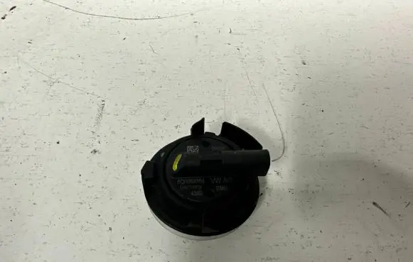 Skoda Superb B8 (3V) Airbag deployment crash/impact sensor 5Q0959354 4382 09629