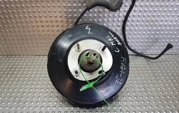 Ford C-MAX II Brake booster AV612B195JE