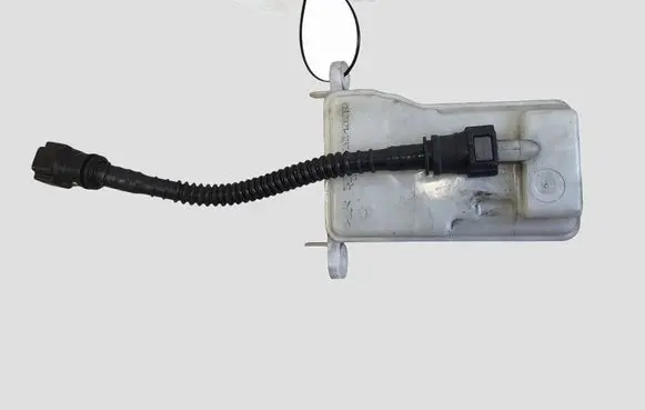 Peugeot 308 Brake fluid reservoir 9807651580