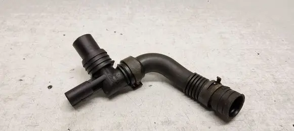Volkswagen Transporter - Caravelle T5 Breather valve 037906391B 3900160876 038103493AS