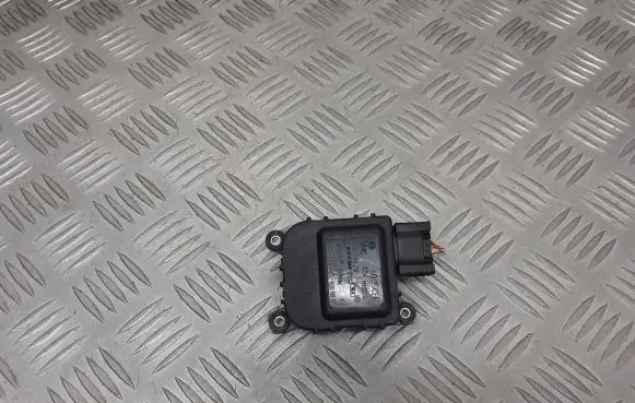 Audi A3 S3 8L Central body control module 8D2820511C