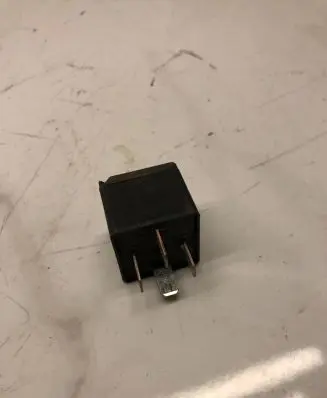 Audi A6 S6 C6 4F Other relay 8K0951253 V23136B6X72