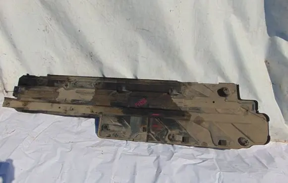 Mercedes-Benz C W204 Center/middle under tray cover A2046100208 A2046101408 A2046101508